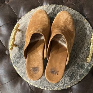 Authentic UGG CLOGS. Very Sassy.